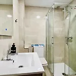 Modern - South Costa, Daire
