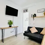 Modern - South Costa, Daire